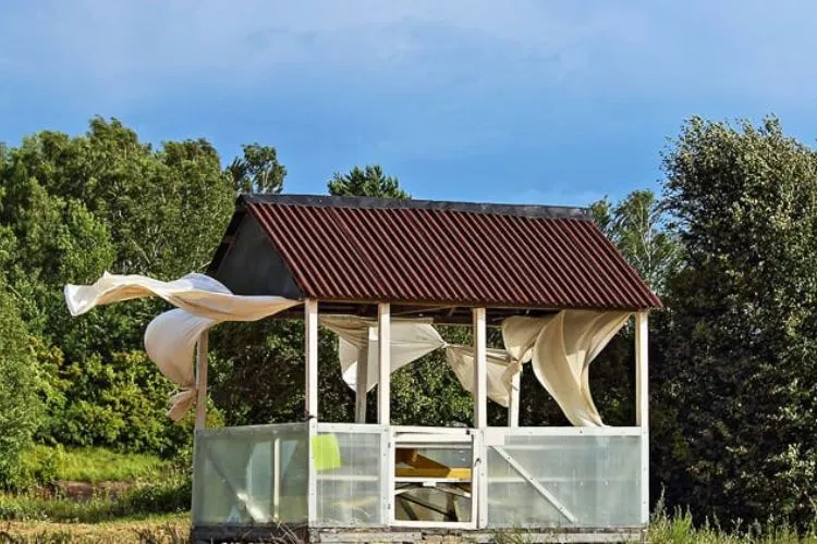 Do's and Don'ts of Windproofing Your Gazebo